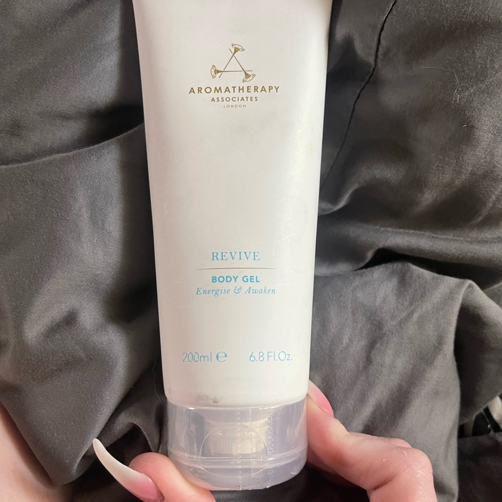 Aromatherapy Associates revive body gel